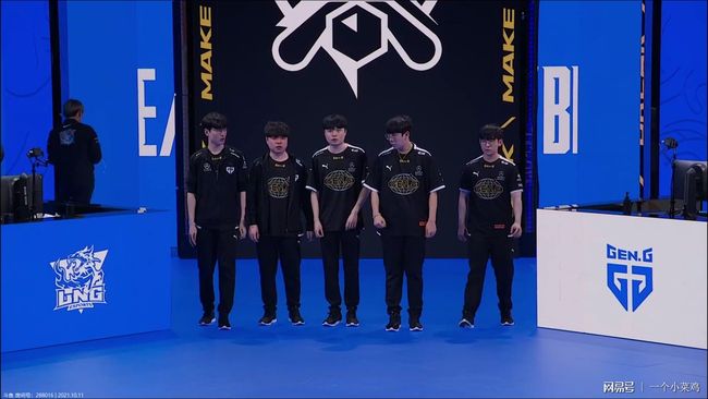 威少在防守 威少在防守